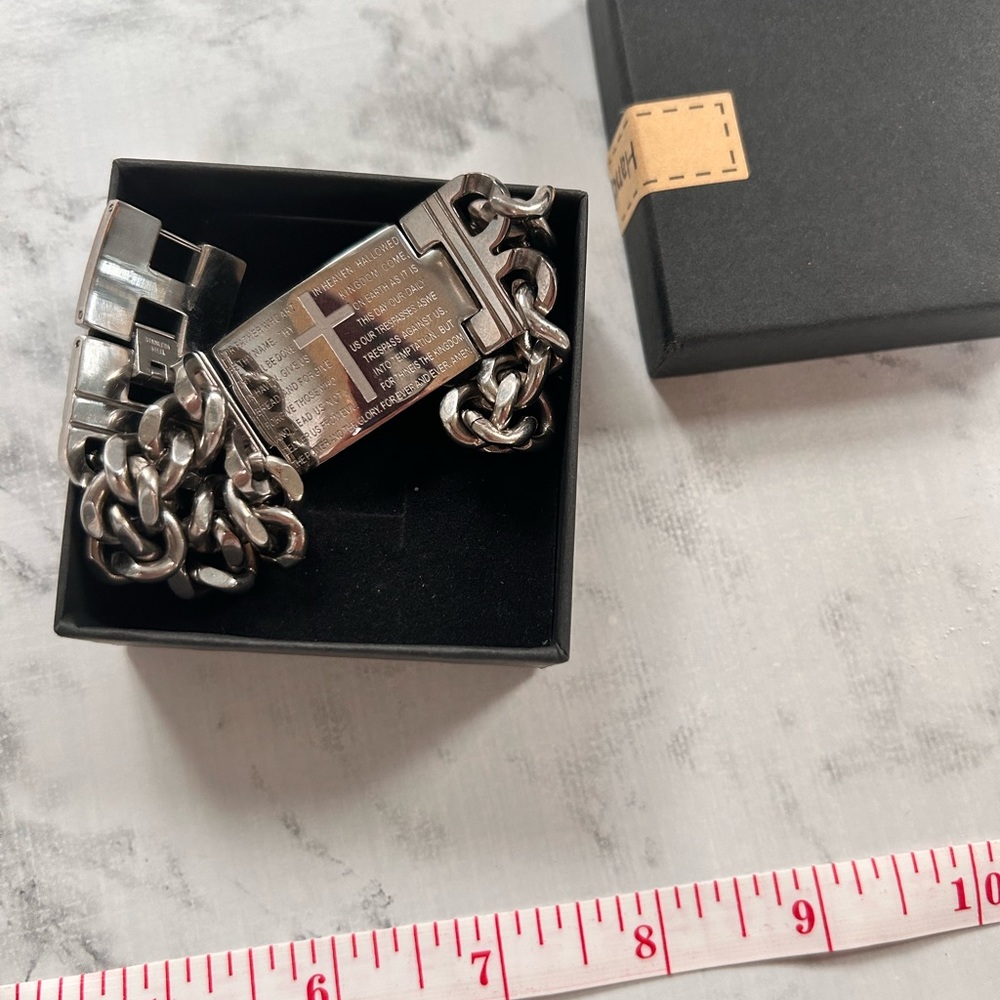 Bracelet with a prayer sylver